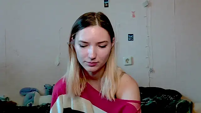  kikiclark   online show from October 12, 2025, 8:35 am