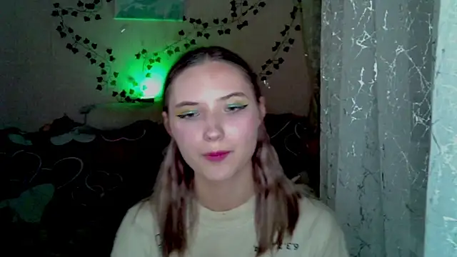  kikiclark   online show from November 14, 2025, 10:29 pm