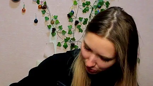  kikiclark   online show from February 1, 2026, 6:17 pm