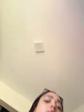 hottiee melannie online show from March 21, 2026, 8:12 pm