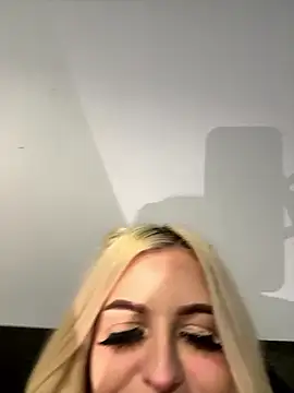 Steffi Snowbunny online show from January 14, 2026, 9:31 pm