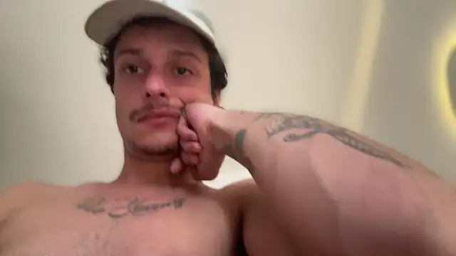 Snapshot of chrisalmeid_ chatting on April 4, 2026, 10:46 am chrisalmeid online show from April 4, 2026, 10:46 am