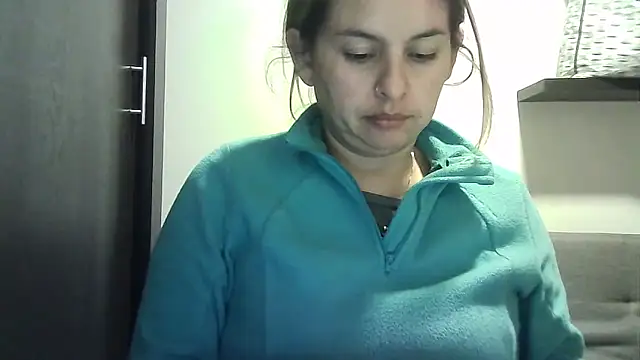 Valery  Rouse  online show from April 11, 2026, 4:17 am