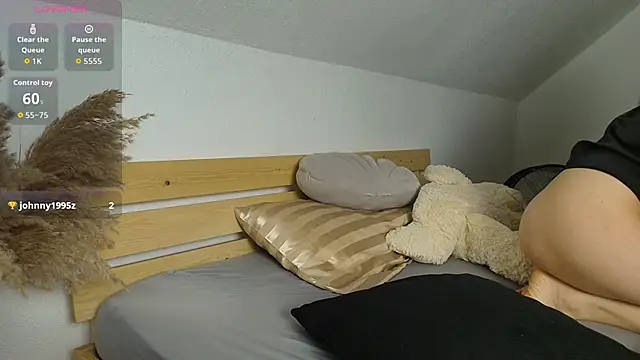 Snapshot of SashaSilk chatting on September 15, 2025, 10:21 pm SashaSilk online show from September 15, 2025, 10:21 pm