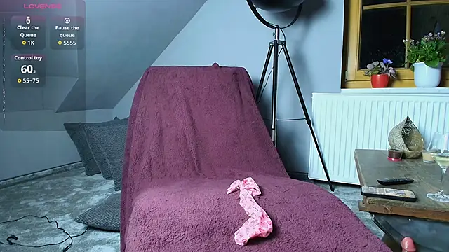 Snapshot of SashaSilk chatting on October 27, 2025, 12:26 am SashaSilk online show from October 27, 2025, 12:26 am