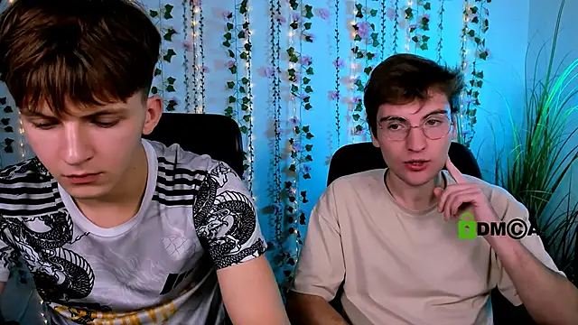 Snapshot of travis_wolf_ chatting on October 12, 2025, 7:24 pm travis wolf online show from October 12, 2025, 7:24 pm