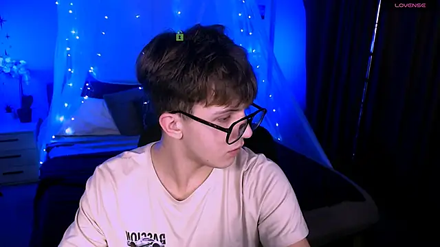 Snapshot of travis_wolf_ chatting on November 24, 2025, 7:57 pm travis wolf online show from November 24, 2025, 7:57 pm