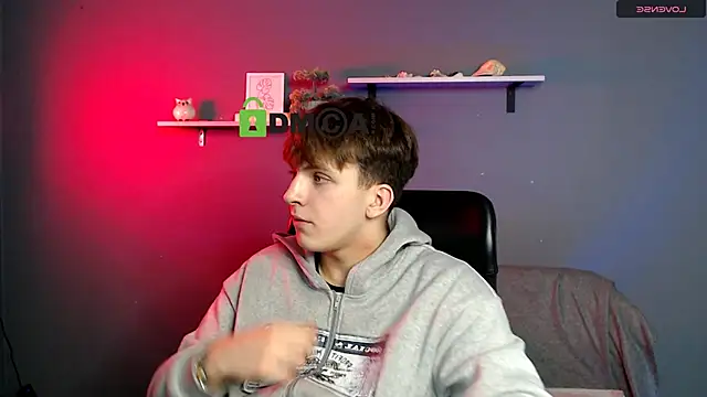 Snapshot of travis_wolf_ chatting on November 28, 2025, 8:00 pm travis wolf online show from November 28, 2025, 8:00 pm