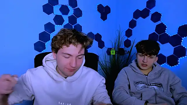 Snapshot of travis_wolf_ chatting on March 3, 2026, 9:26 am travis wolf online show from March 3, 2026, 9:26 am