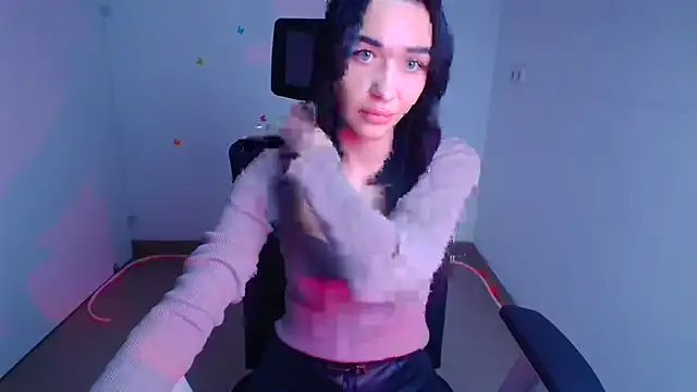 Snapshot of Bella_Night4 chatting on October 9, 2025, 12:03 pm Bella Night4 online show from October 9, 2025, 12:03 pm