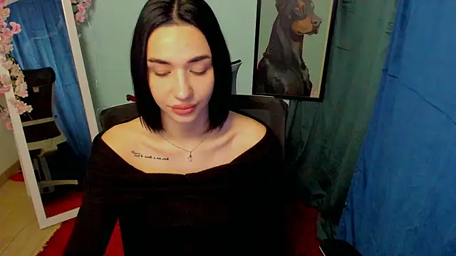 Snapshot of Bella_Night4 chatting on December 19, 2025, 7:48 am Bella Night4 online show from December 19, 2025, 7:48 am