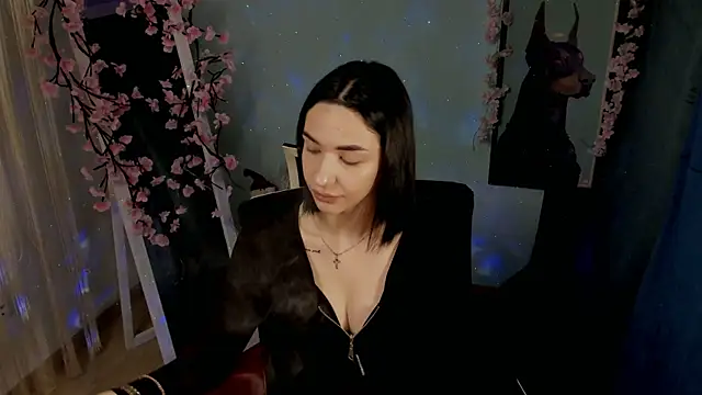 Snapshot of Bella_Night4 chatting on December 21, 2025, 7:48 am Bella Night4 online show from December 21, 2025, 7:48 am