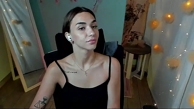 Snapshot of Bella_Night4 chatting on July 28, 2026, 12:59 pm Bella Night4 online show from July 28, 2026, 12:59 pm