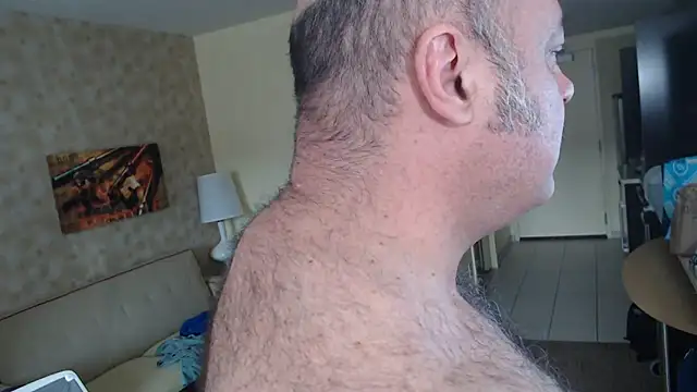 Snapshot of bullmusclejoe chatting on October 7, 2025, 11:35 pm bullmusclejoe online show from October 7, 2025, 11:35 pm