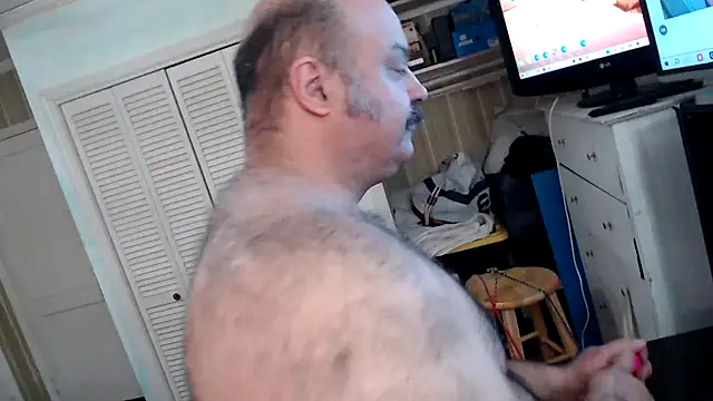 Snapshot of bullmusclejoe chatting on November 30, 2025, 10:47 pm bullmusclejoe online show from November 30, 2025, 10:47 pm