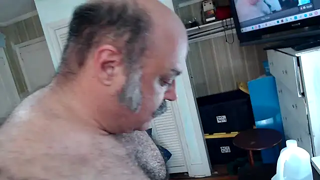 Snapshot of bullmusclejoe chatting on April 21, 2026, 2:51 am bullmusclejoe online show from April 21, 2026, 2:51 am