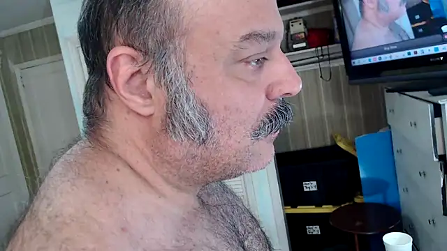 Snapshot of bullmusclejoe chatting on April 23, 2026, 10:34 pm bullmusclejoe online show from April 23, 2026, 10:34 pm