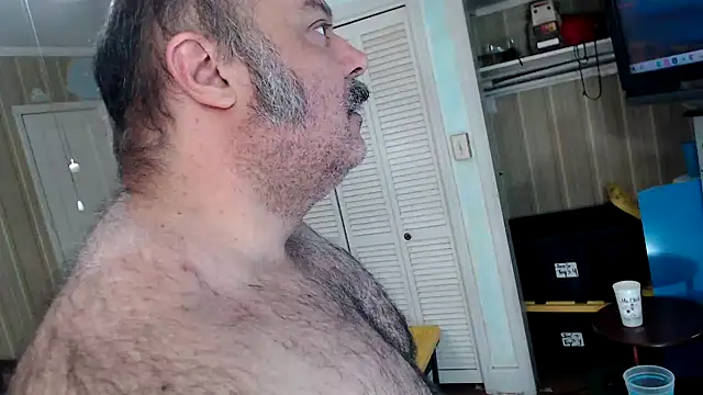 Snapshot of bullmusclejoe chatting on April 26, 2026, 12:36 pm bullmusclejoe online show from April 26, 2026, 12:36 pm