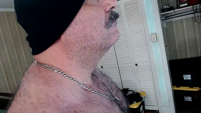 Snapshot of bullmusclejoe chatting on April 30, 2026, 8:31 am bullmusclejoe online show from April 30, 2026, 8:31 am