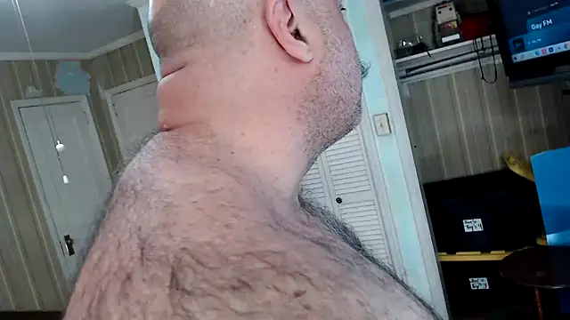 Snapshot of bullmusclejoe chatting on May 1, 2026, 2:54 pm bullmusclejoe online show from May 1, 2026, 2:54 pm