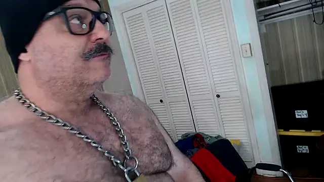 Snapshot of bullmusclejoe chatting on May 2, 2026, 11:10 pm bullmusclejoe online show from May 2, 2026, 11:10 pm