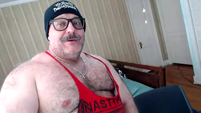 Snapshot of bullmusclejoe chatting on May 4, 2026, 9:55 pm bullmusclejoe online show from May 4, 2026, 9:55 pm