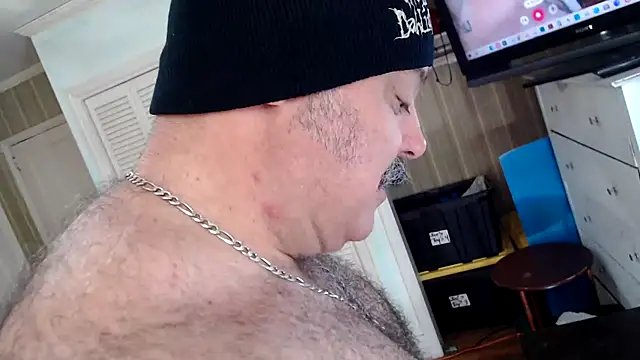 Snapshot of bullmusclejoe chatting on May 7, 2026, 3:17 pm bullmusclejoe online show from May 7, 2026, 3:17 pm
