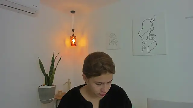 kaylajhonnes6 online show from October 12, 2025, 1:21 pm