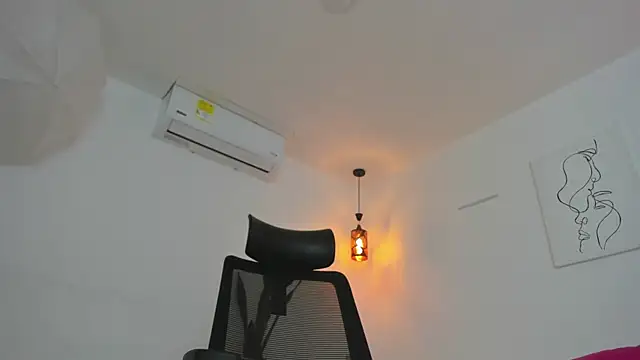 kaylajhonnes6 online show from November 2, 2025, 1:35 pm