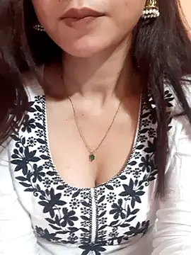 siya rani67 online show from April 18, 2026, 7:07 pm