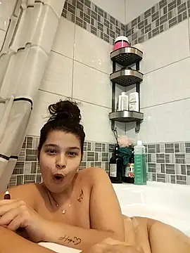 Snapshot of NicoleHayle chatting on October 18, 2025, 7:36 pm NicoleHayle online show from October 18, 2025, 7:36 pm