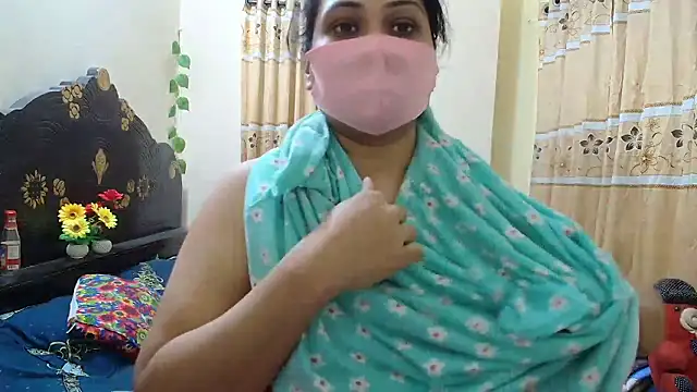 Snapshot of Elena_cruz5 chatting on January 18, 2026, 2:32 pm Elena cruz5 online show from January 18, 2026, 2:32 pm