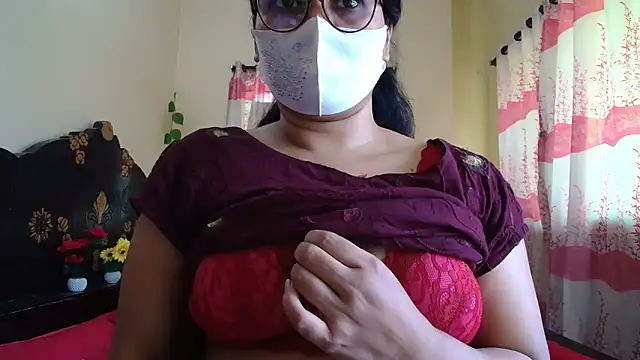 Snapshot of Elena_cruz5 chatting on February 28, 2026, 6:25 am Elena cruz5 online show from February 28, 2026, 6:25 am