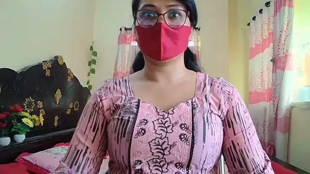 Snapshot of Elena_cruz5 chatting on March 5, 2026, 7:48 am Elena cruz5 online show from March 5, 2026, 7:48 am