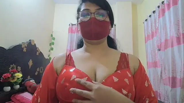 Snapshot of Elena_cruz5 chatting on March 13, 2026, 6:36 pm Elena cruz5 online show from March 13, 2026, 6:36 pm