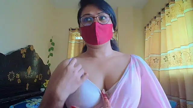 Snapshot of Elena_cruz5 chatting on March 25, 2026, 6:41 am Elena cruz5 online show from March 25, 2026, 6:41 am