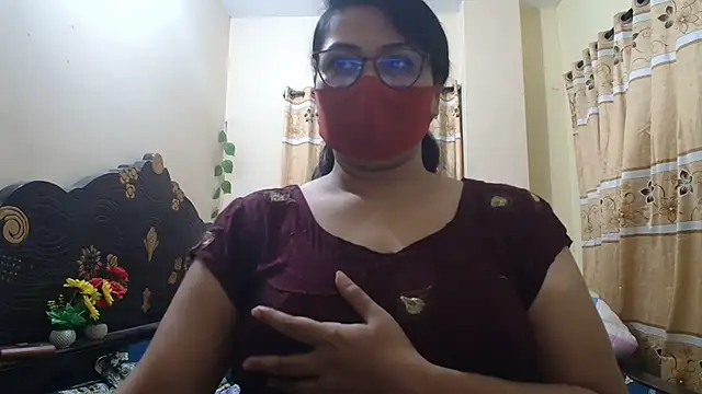 Snapshot of Elena_cruz5 chatting on April 8, 2026, 2:50 pm Elena cruz5 online show from April 8, 2026, 2:50 pm