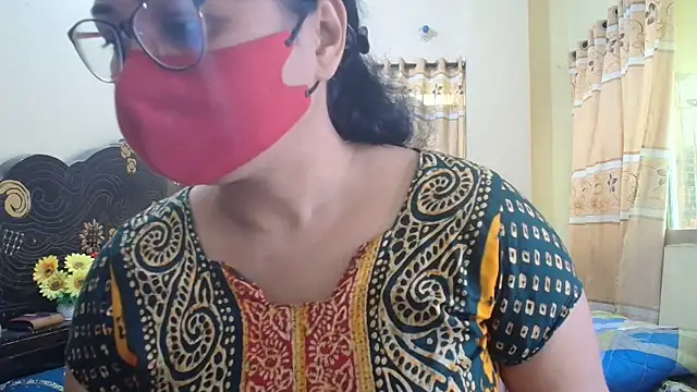 Snapshot of Elena_cruz5 chatting on April 9, 2026, 9:36 am Elena cruz5 online show from April 9, 2026, 9:36 am
