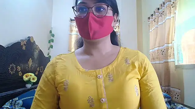 Snapshot of Elena_cruz5 chatting on April 13, 2026, 8:53 am Elena cruz5 online show from April 13, 2026, 8:53 am