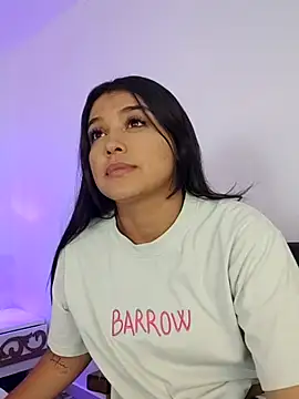 LuciaCollins  online show from October 4, 2025, 1:42 pm