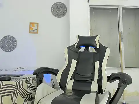 Jax Maliq online show from September 23, 2025, 4:15 am