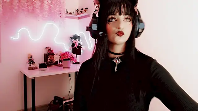 Lunyhose online show from January 7, 2026, 7:05 pm