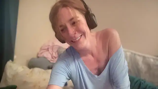 lookitsmay online show from September 23, 2025, 4:32 pm