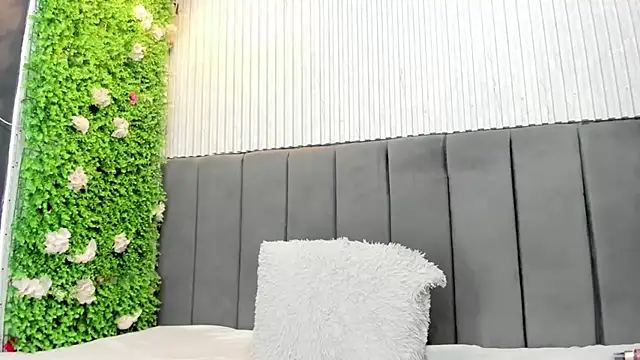 Skarlett hot  online show from January 8, 2026, 9:50 pm