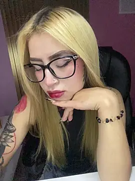 PrettyAshley  online show from July 19, 2026, 2:32 pm