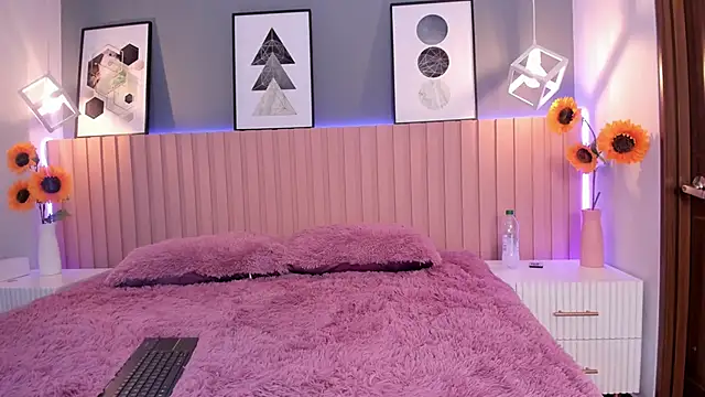 Snapshot of Nina_Ford chatting on October 10, 2025, 3:27 am Nina Ford online show from October 10, 2025, 3:27 am