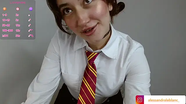 Snapshot of AlessandraLB chatting on September 10, 2025, 10:15 am AlessandraLB online show from September 10, 2025, 10:15 am