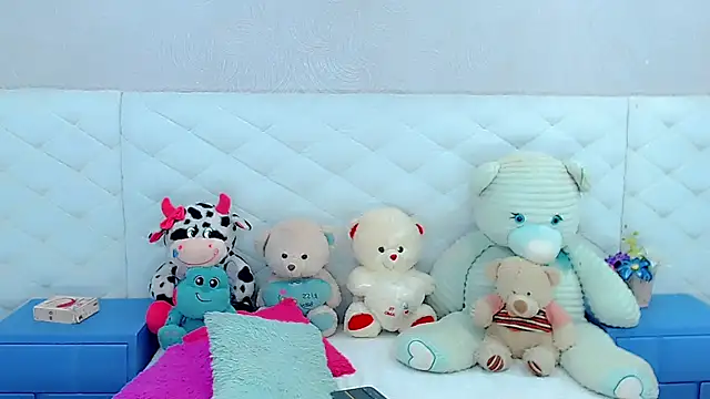 hanna sweett34 online show from December 22, 2025, 8:17 pm