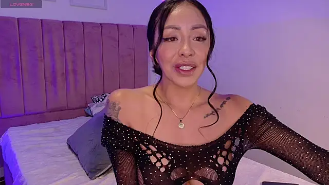 MarianaSandoval27 online show from May 30, 2026, 2:47 pm