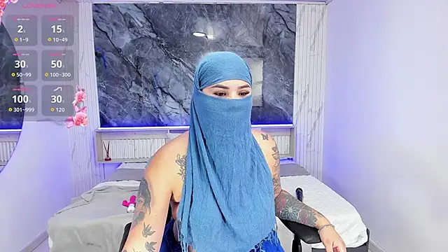 Snapshot of Nayla-Mouna chatting on October 16, 2025, 7:48 pm Nayla-Mouna online show from October 16, 2025, 7:48 pm